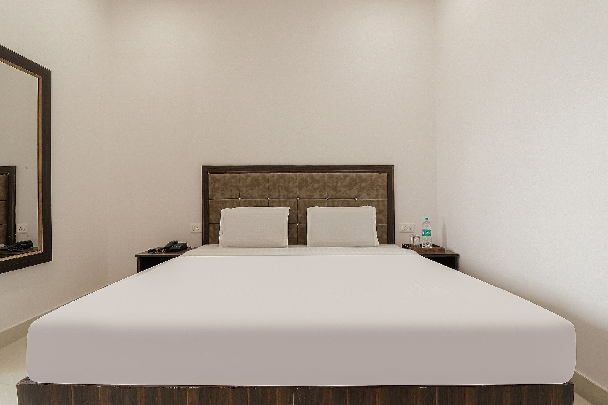 undefined Collection O 83669 Oak Wood Inn 6