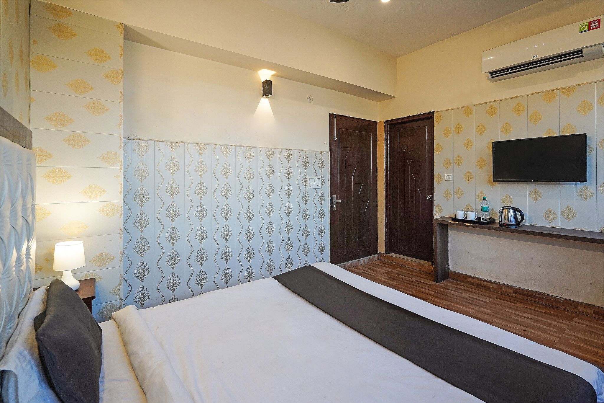 Capital O 36059 Hotel Shimaya Deluxe with View 28
