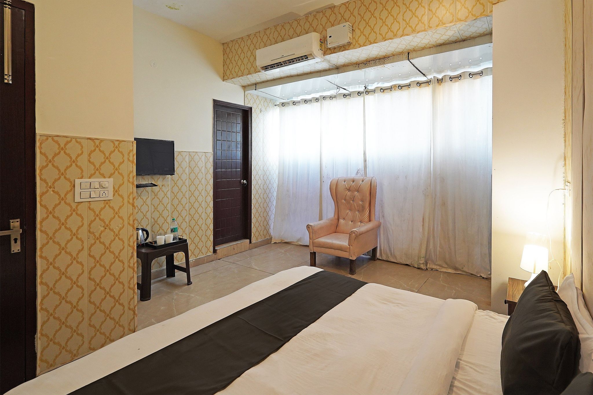 Capital O 36059 Hotel Shimaya Deluxe with View 36