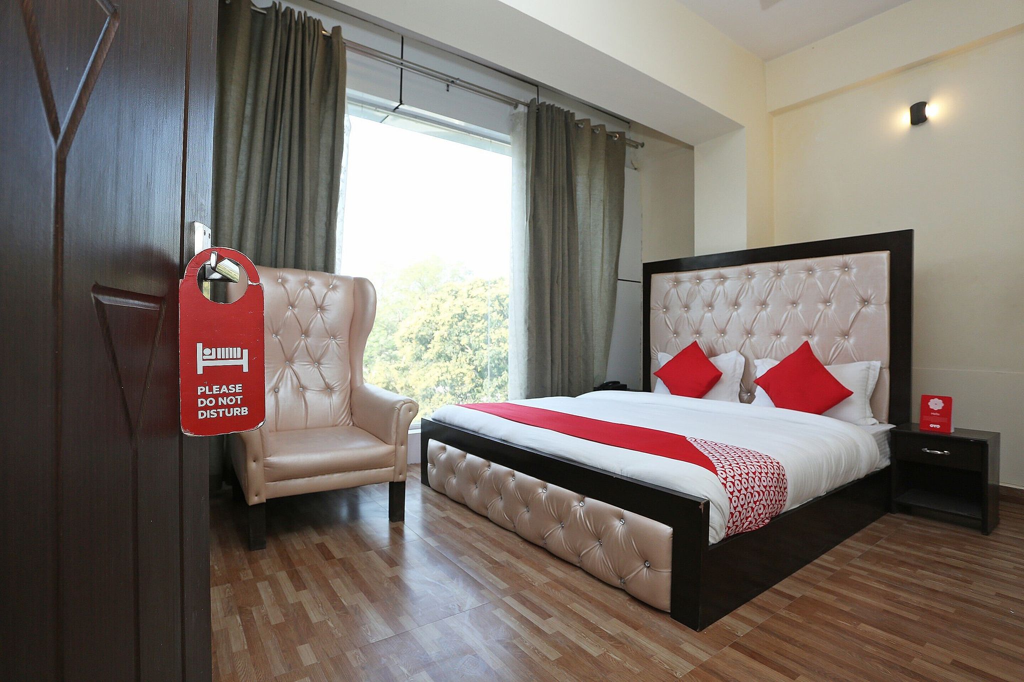 Capital O 36059 Hotel Shimaya Deluxe with View 19