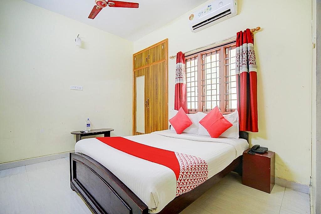 OYO Flagship 73612 Home Tree Service Apartments Classic 3
