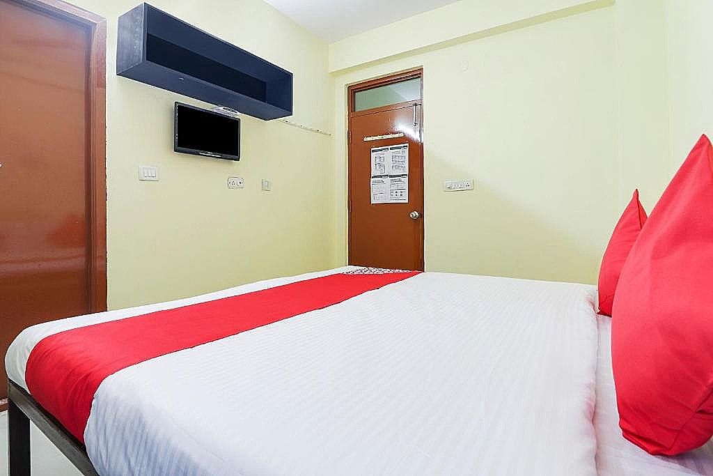 OYO 74963 Ruby Grand Inn Classic Room 15
