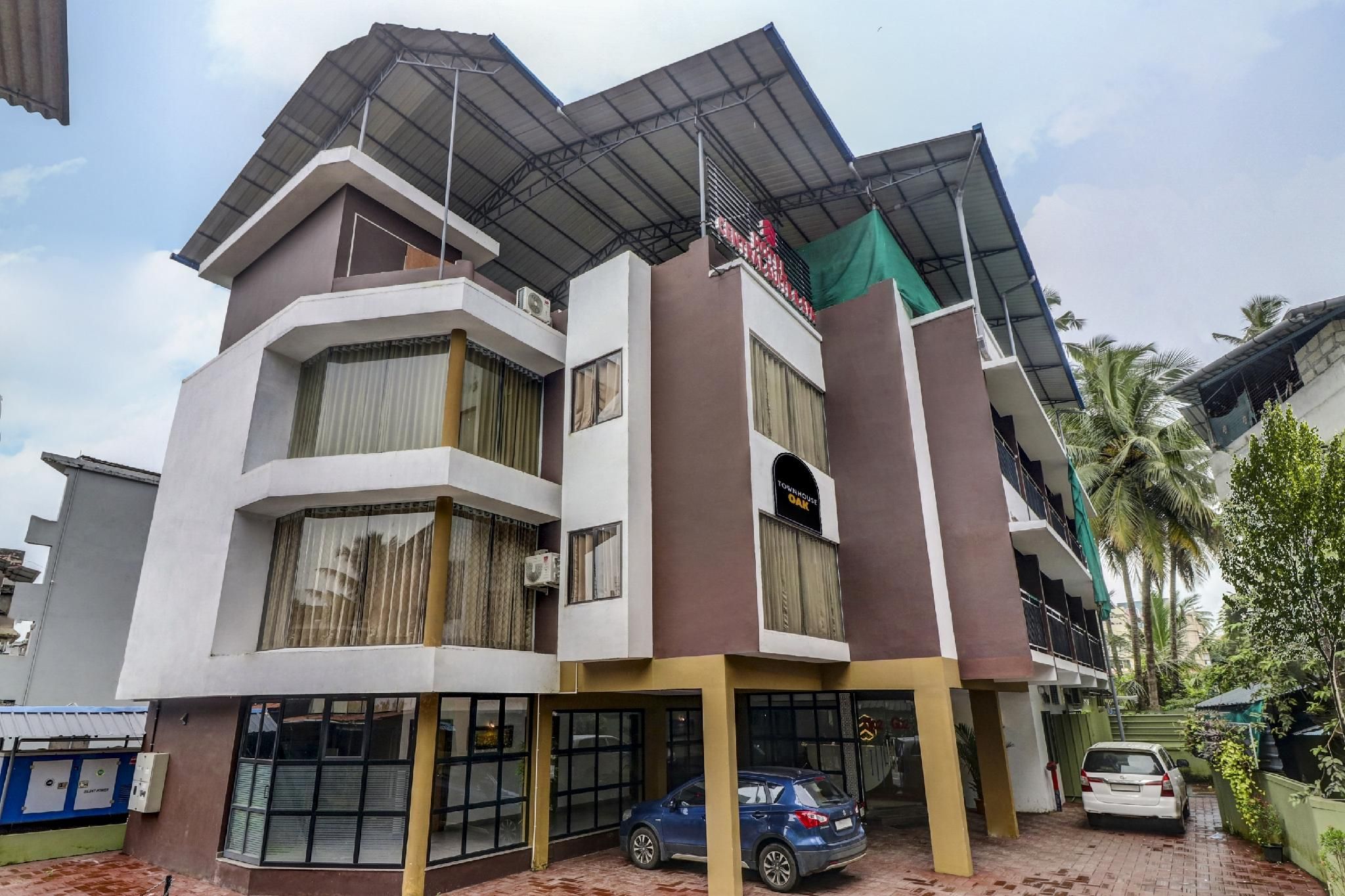 undefined Townhouse OAK Central Suits