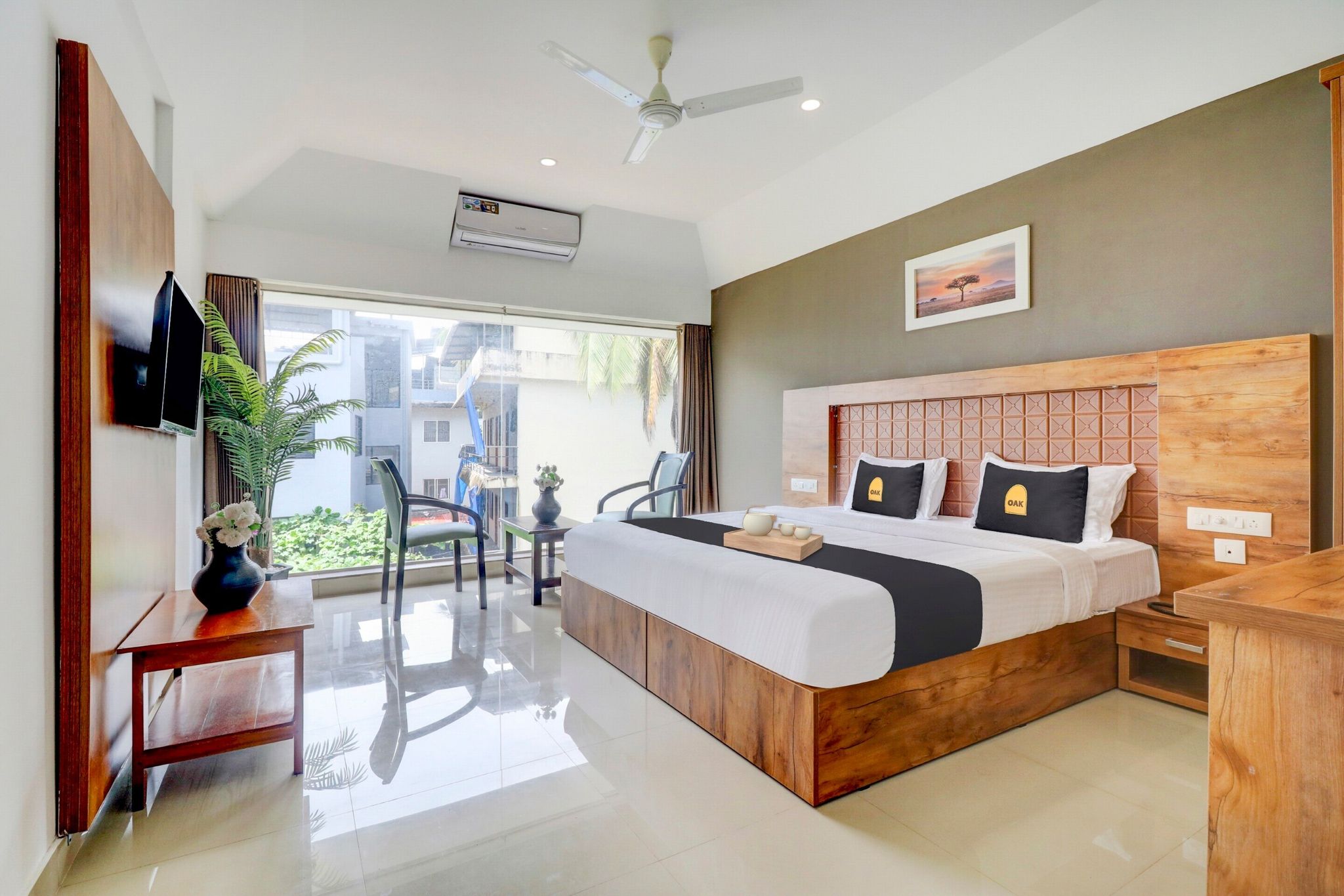 undefined Townhouse OAK Central Suits 4