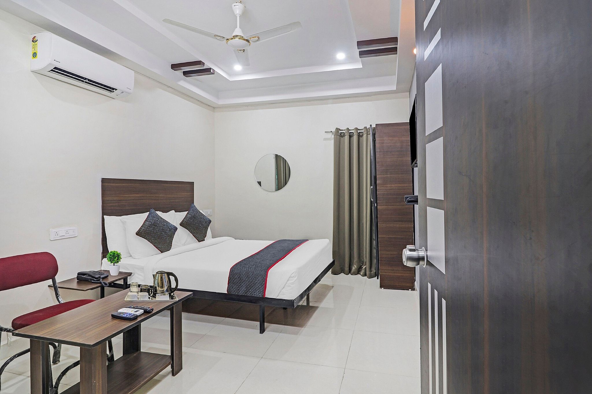 Super Collection O White House Near KIMS Kondapur Classic Room 14