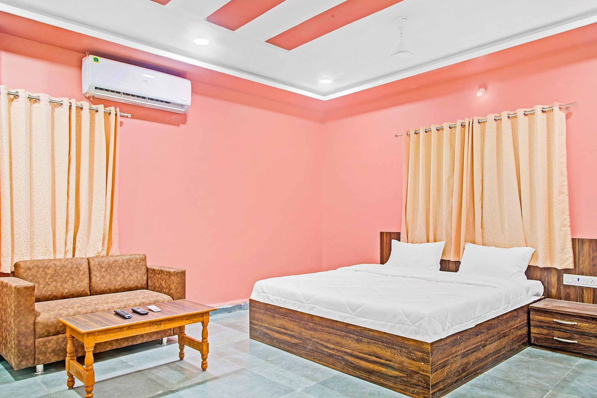 Hotel O Patil Deluxe Room