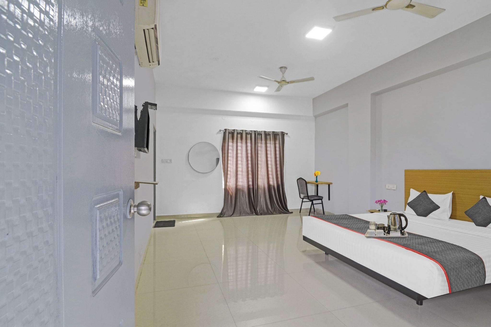 Townhouse Hotel White Orchid Inn Classic Room 11