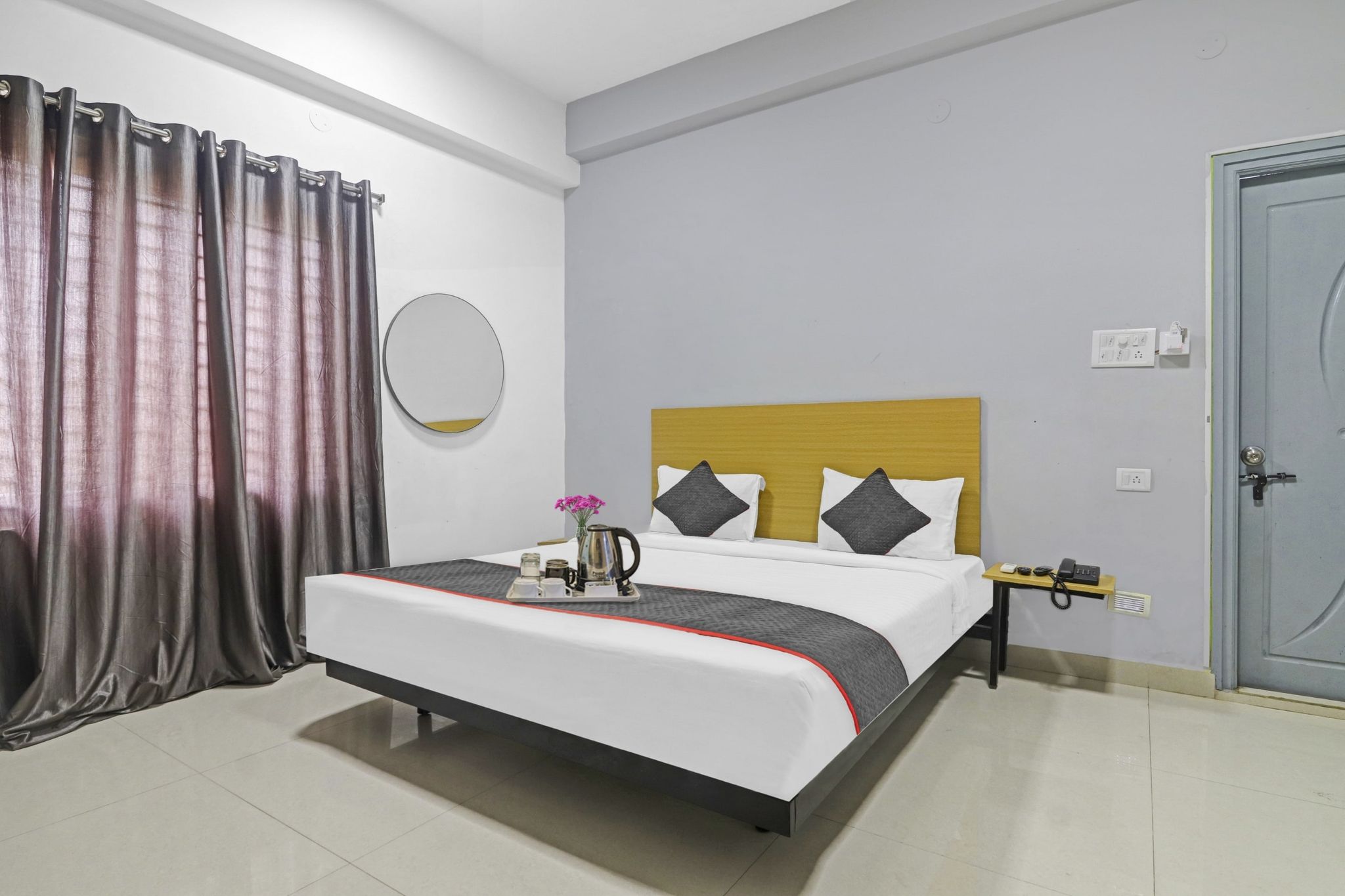 Townhouse Hotel White Orchid Inn Classic Room 8