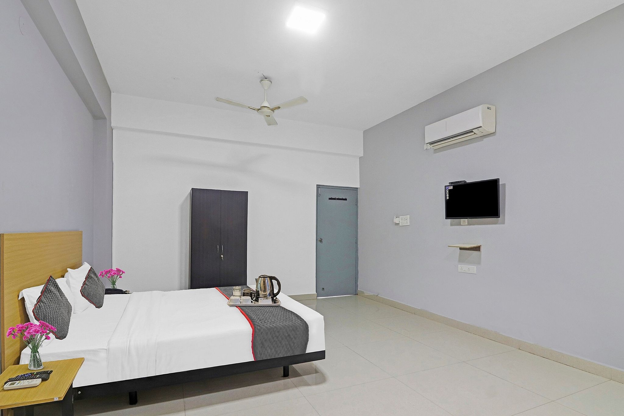 Townhouse Hotel White Orchid Inn Classic Room 3