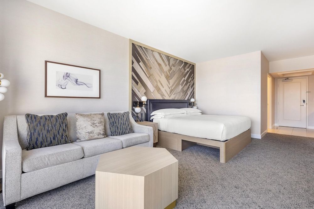 Hilton Grand Vacations Club Elara Center Strip Las Vegas Studio, 1 King Bed, Kitchenette 2