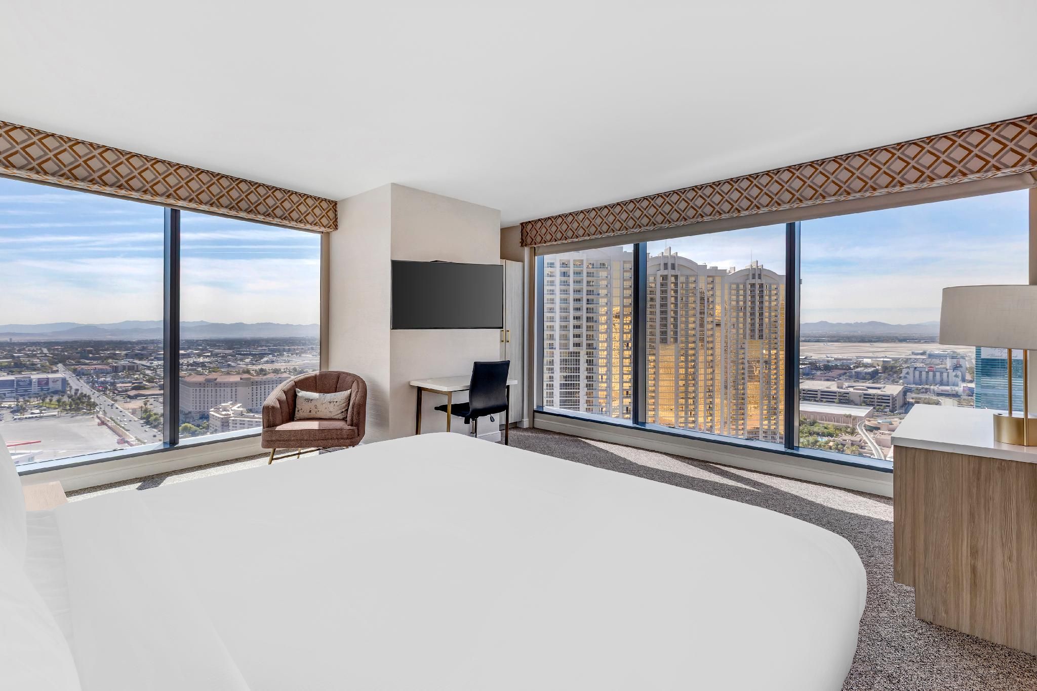 3 Bedroom 3 King Suite With Sofabed