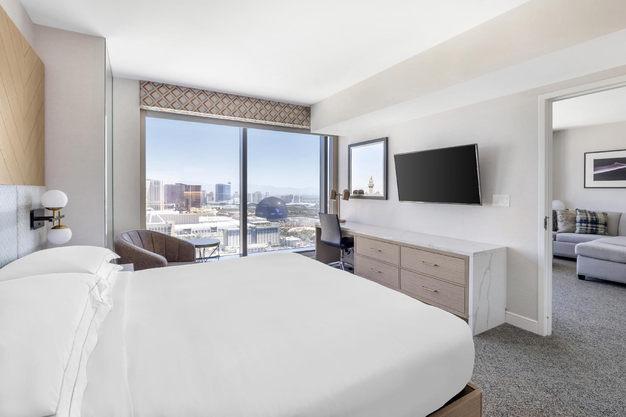 1 Bedroom King Suite with Sofabed