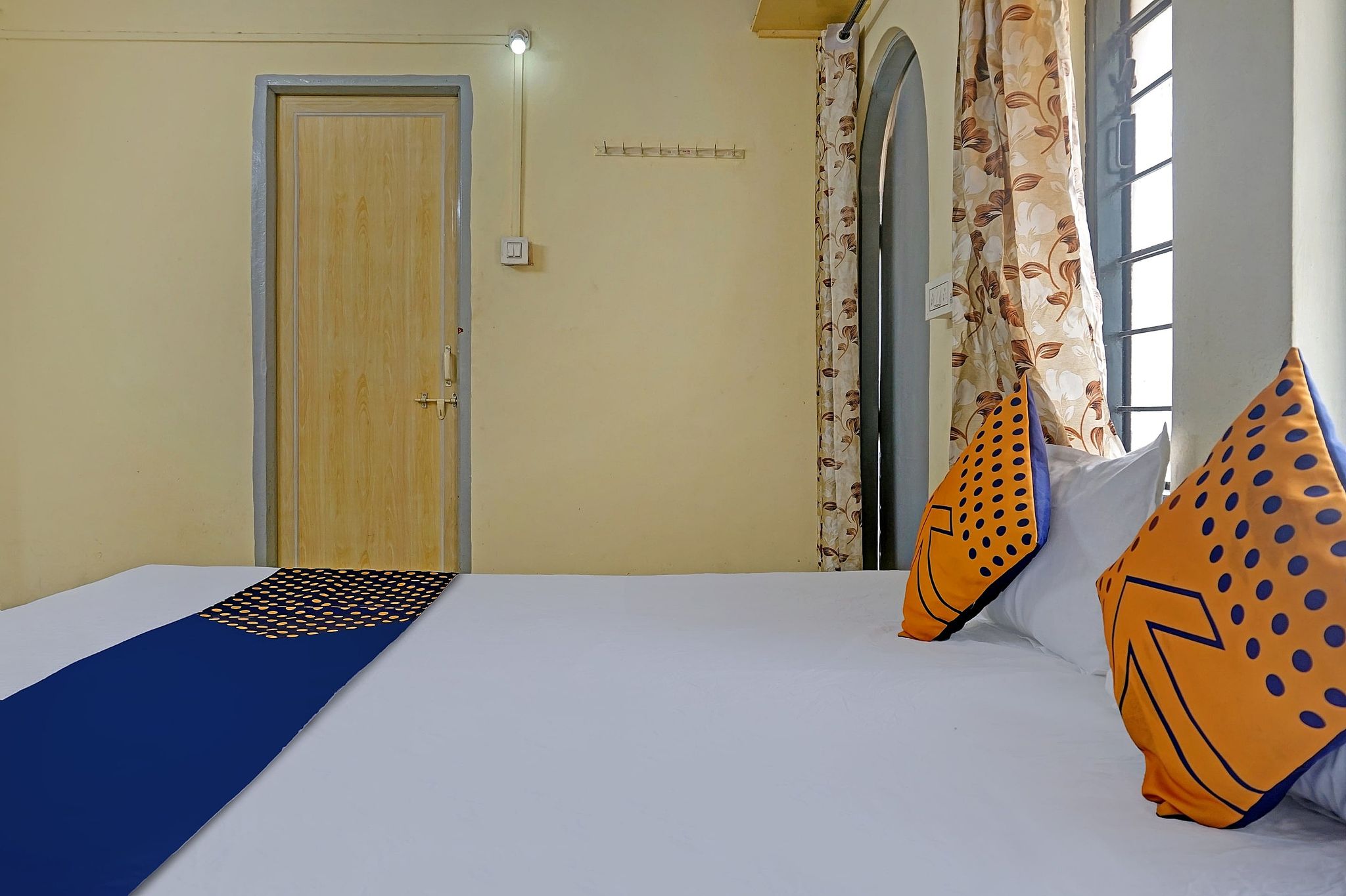 "SPOT ON Hotel Prakash Residency, Near Hanuman Gym Ajmera Colony, Pimpri" SPOT ON NON-AC 9