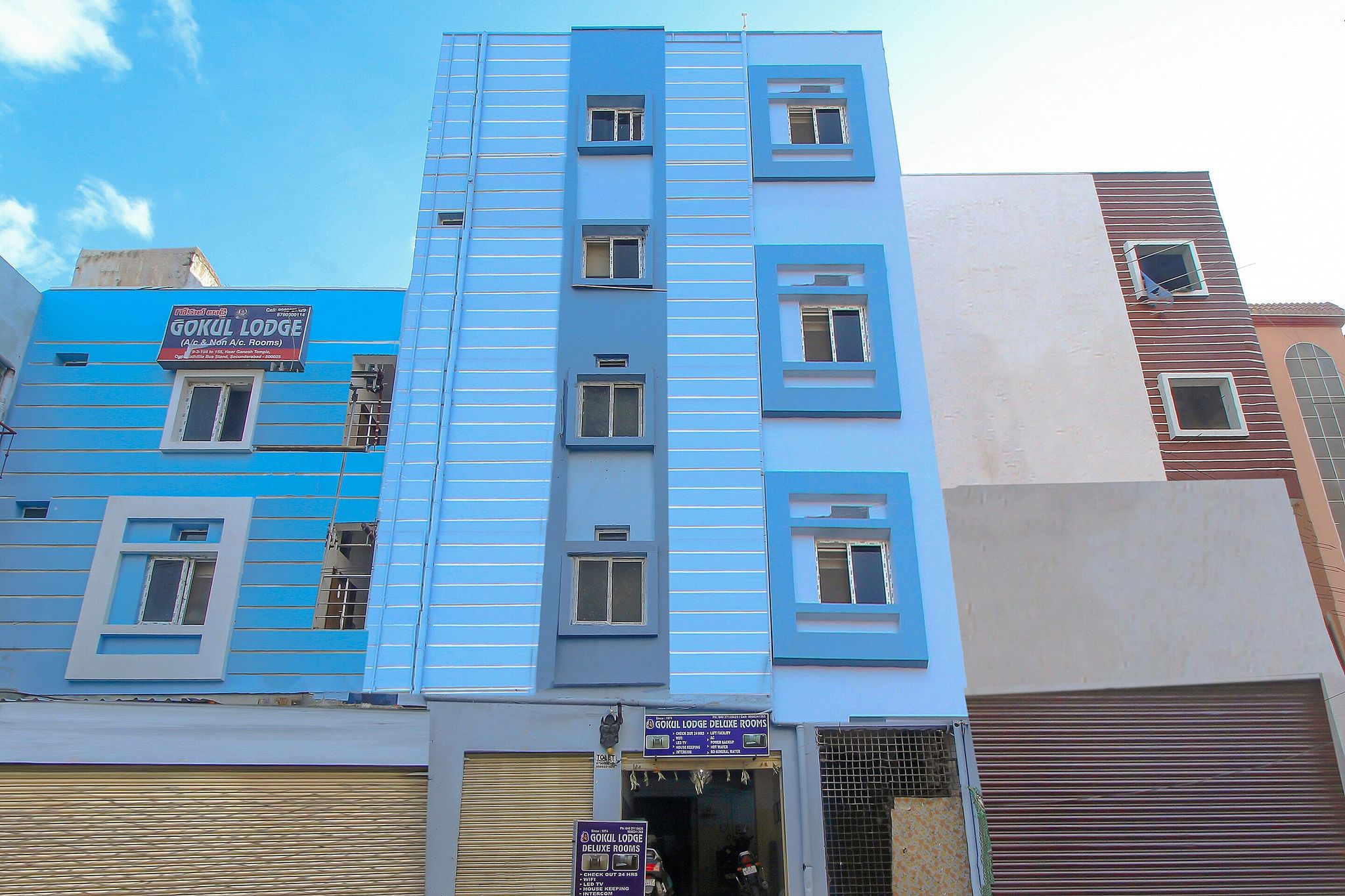 SPOT ON 81775 MOHIT GOKUL LODGE NEW LUXURY ROOM'S NEAR SECUNDERABAD RAILWAY STATION