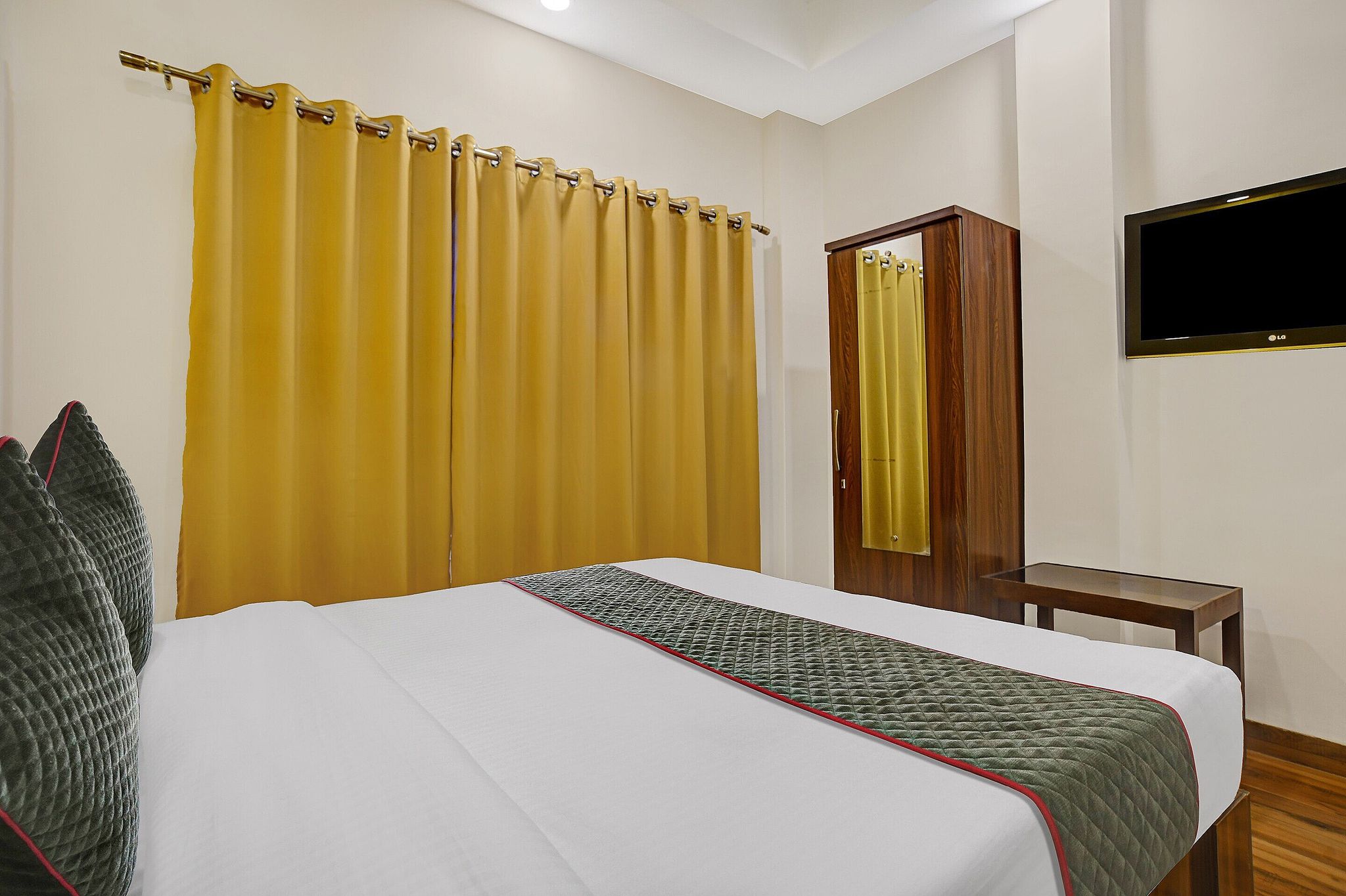 Super Townhouse Pine Tree Classic Room 13