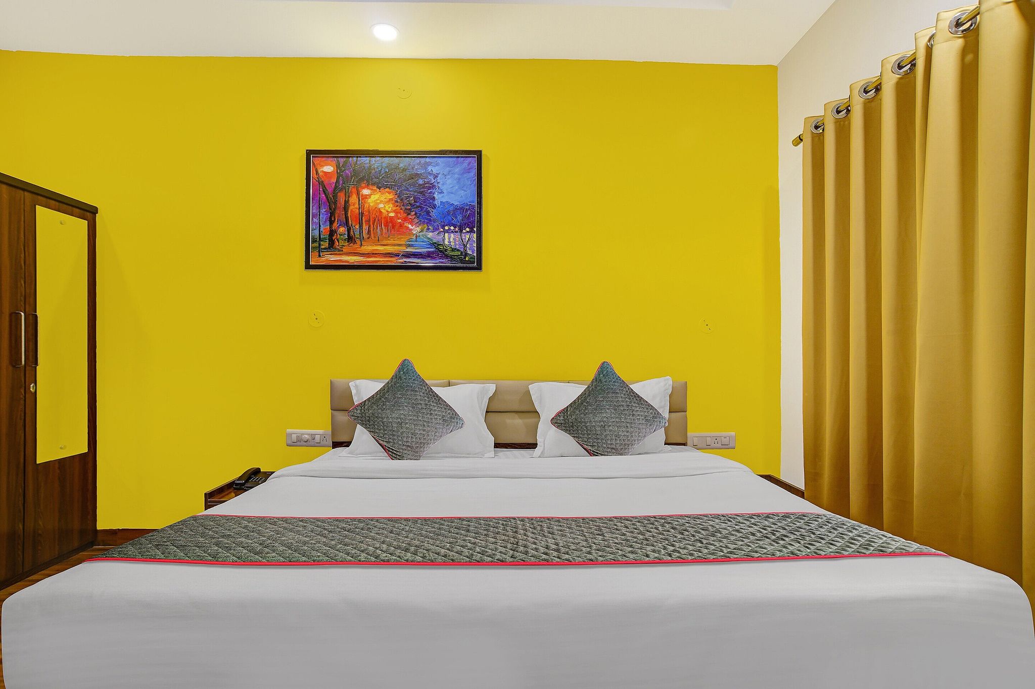 Super Townhouse Pine Tree Classic Room 11