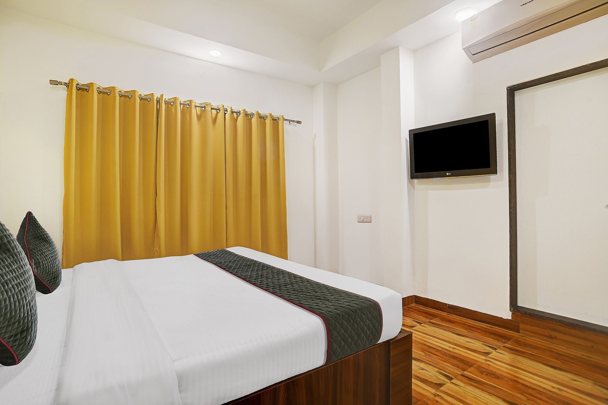 Super Townhouse Pine Tree Classic Room 10