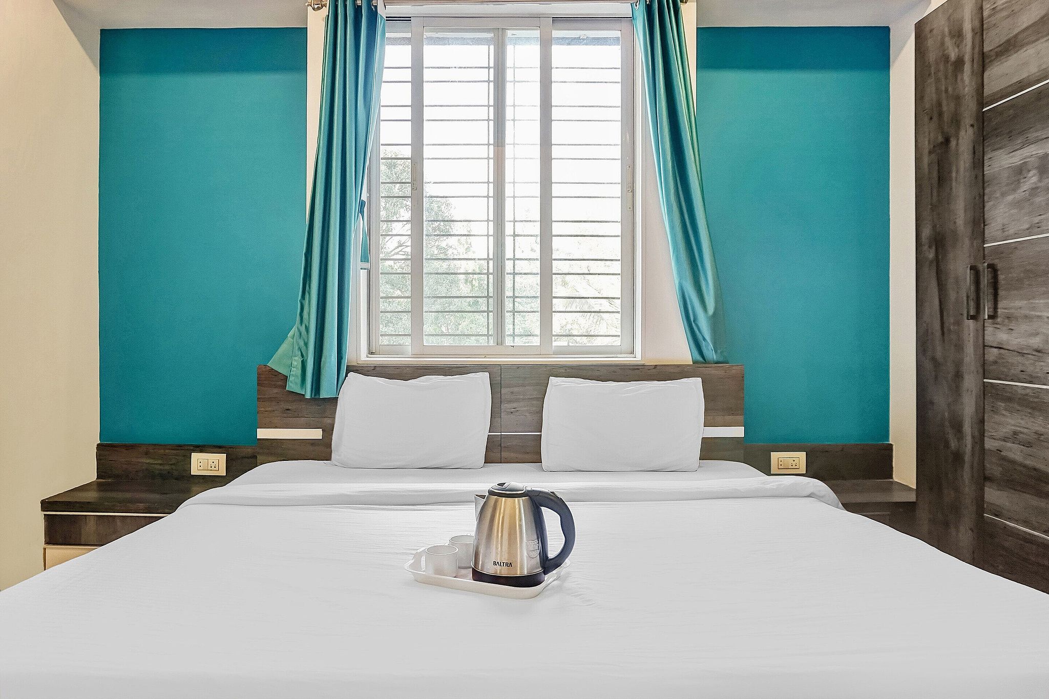 Super Townhouse The Upper Room Near Pune Airport Classic Room 5