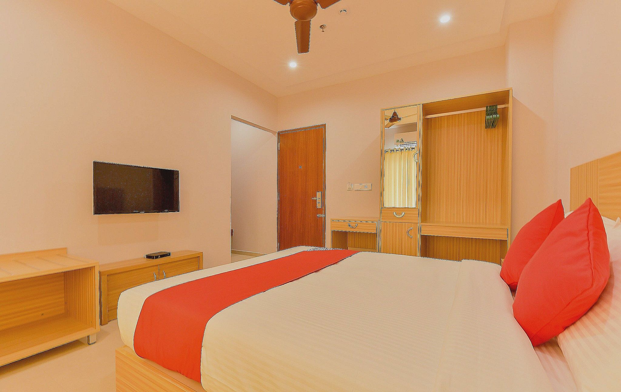 Super Townhouse Edassery Blue Bells Classic Room 2