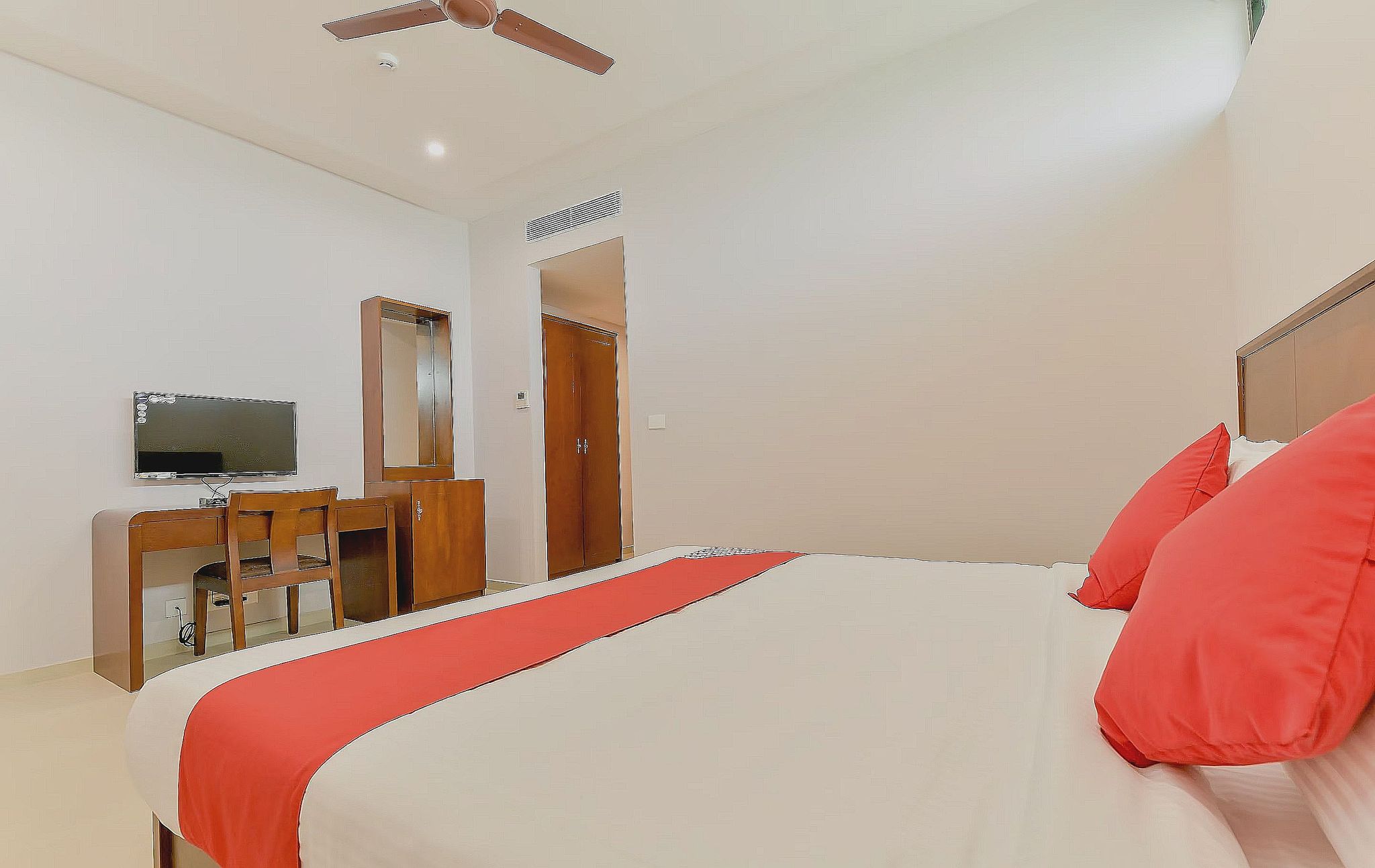 Super Hotel O Edassery Blue Bells Deluxe Room 2