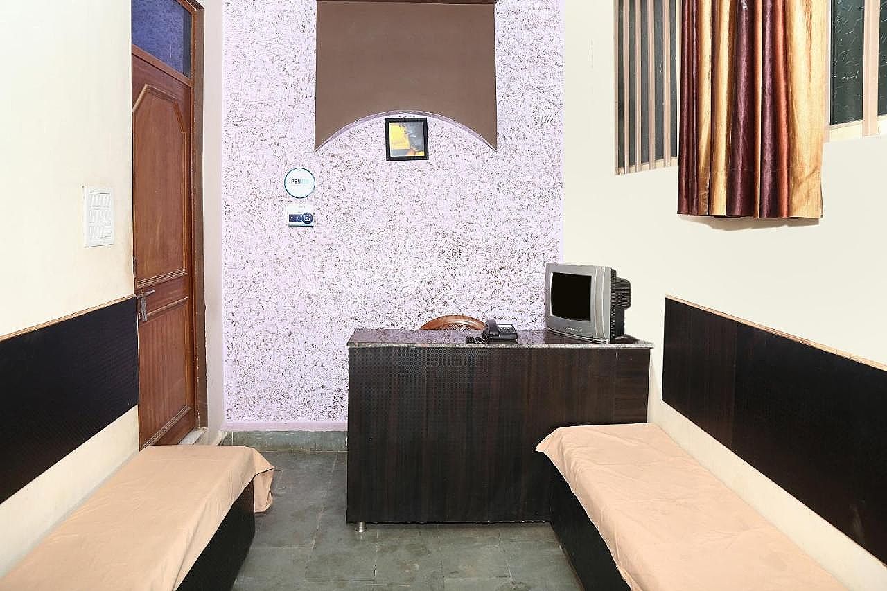 OYO 24714 Ekta My Stay