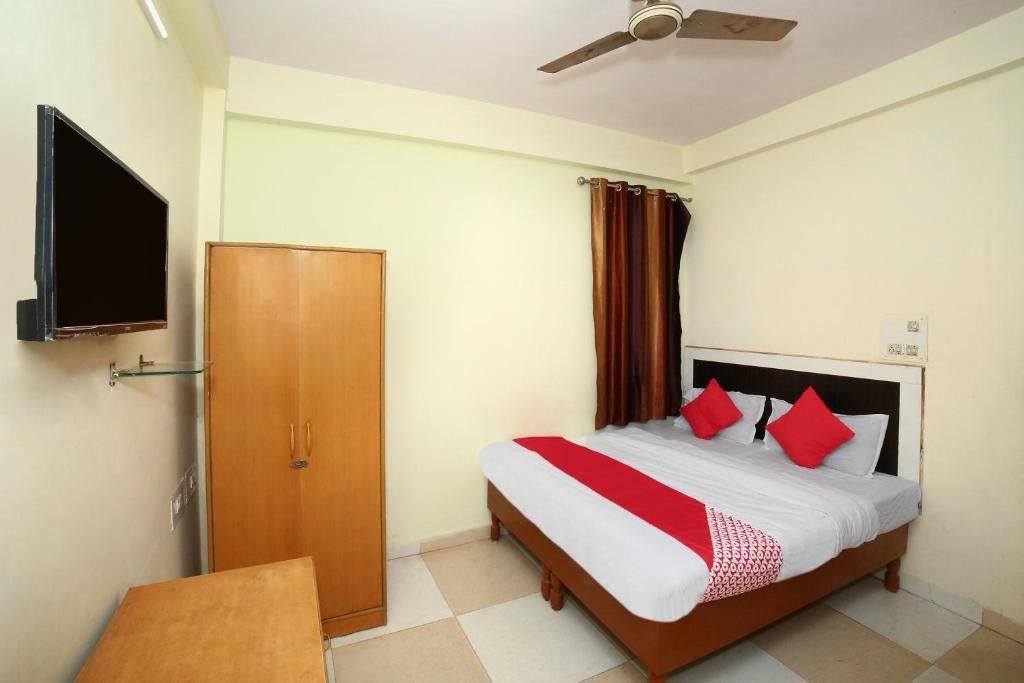 OYO 24714 Ekta My Stay