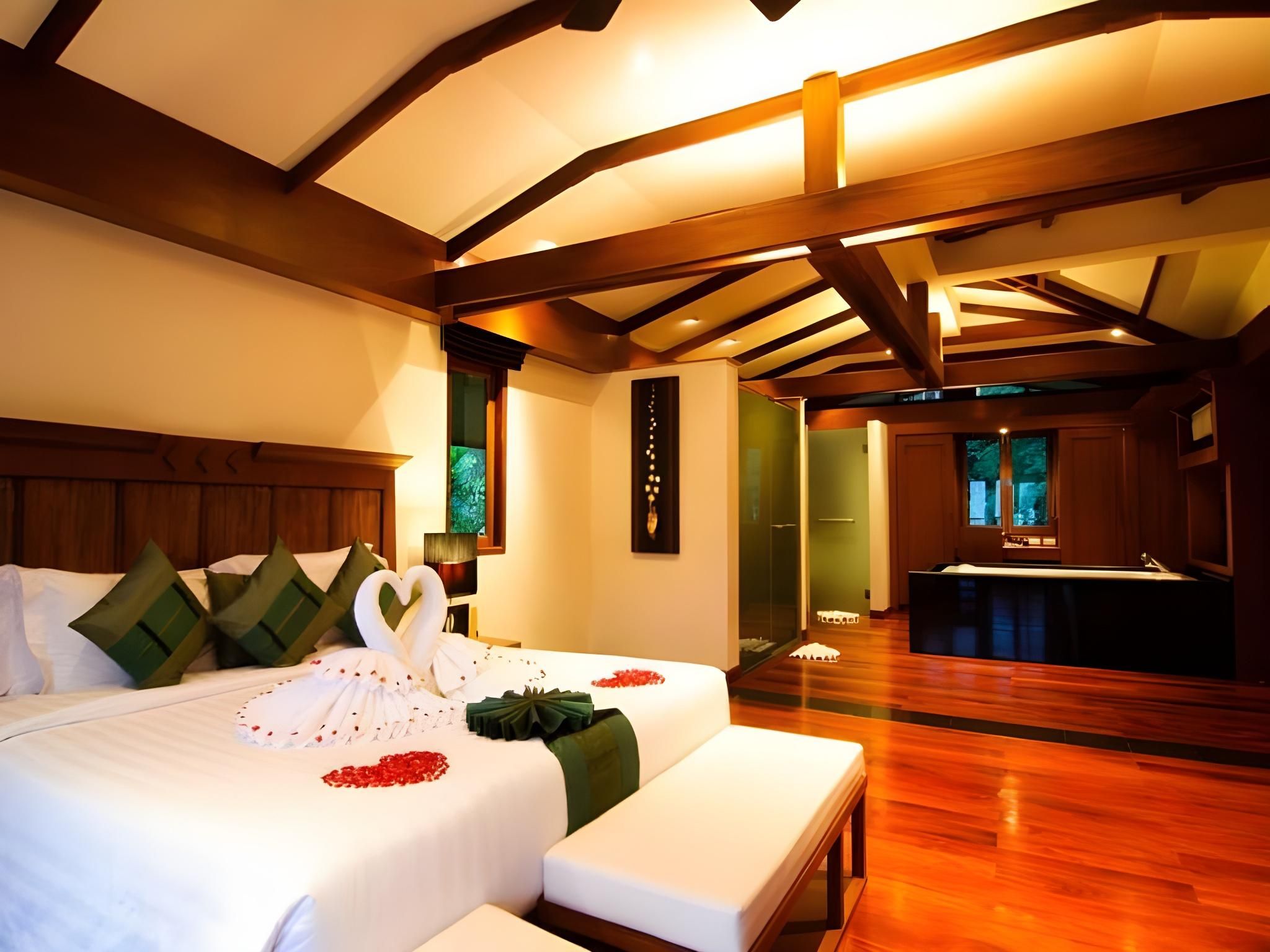 3 Bedrooms Grand Pool Villa Beach Front
