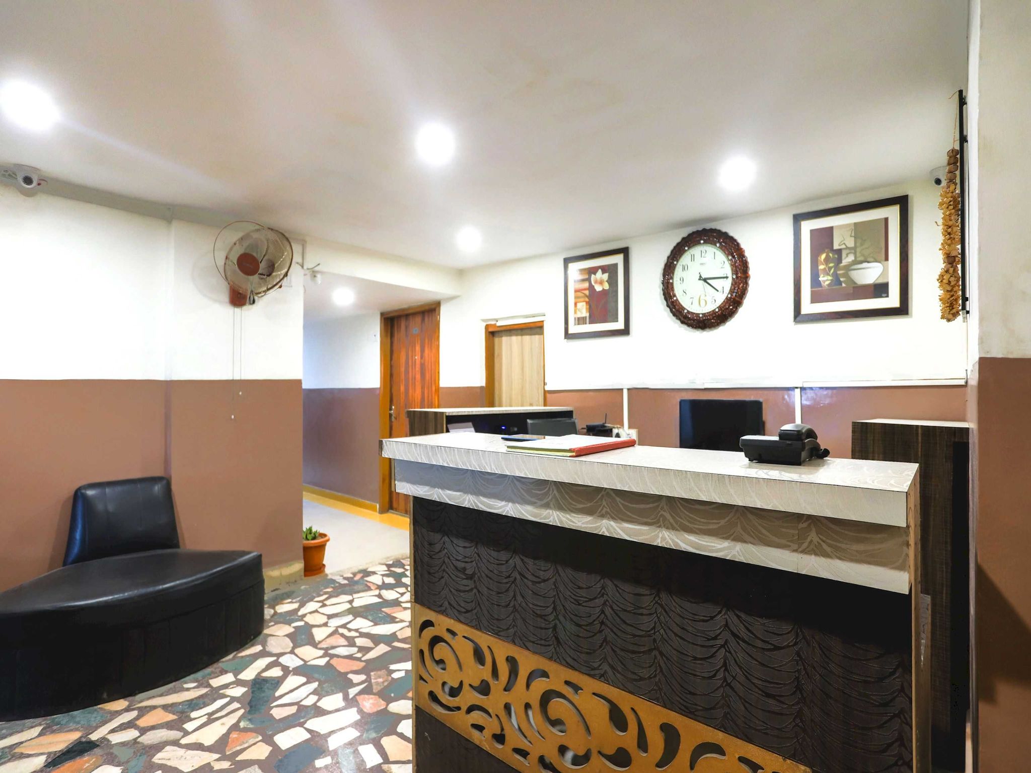 Hotel O Raja