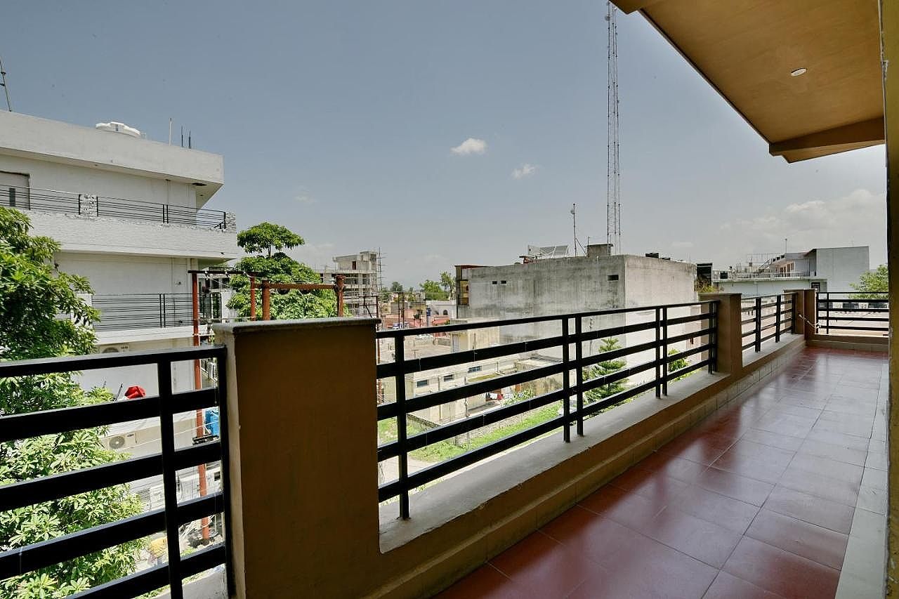 undefined Super Hotel O GMS Road Ballupur Chowk 4