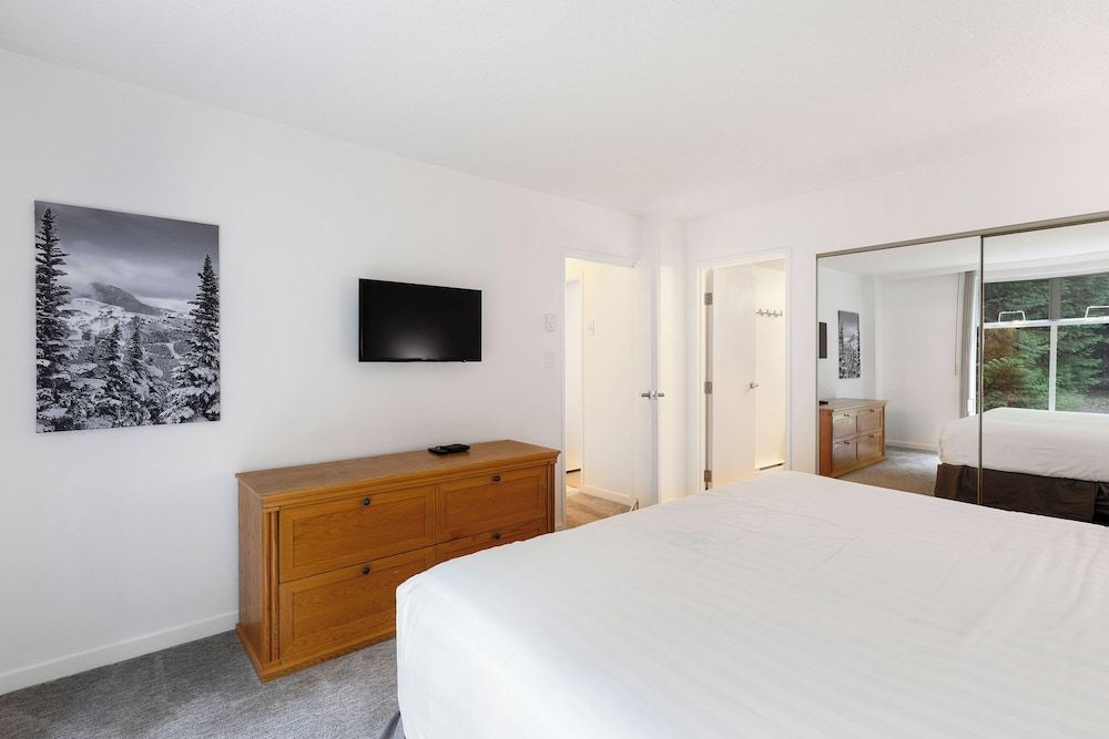 Condo, 2 Bedrooms (Unit 320)