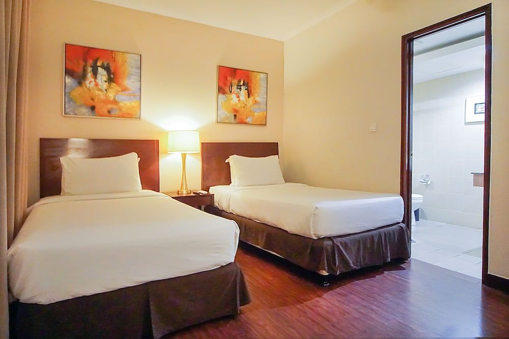 Deluxe Suite Twin Bed