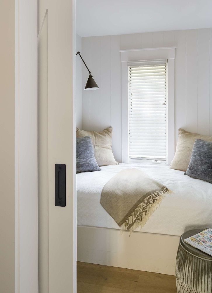 Farmhouse Inn Suite (Cottage Petite) 7