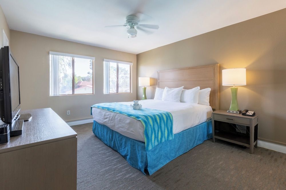 Indian Palms Vacation Club Suite, 2 Bedrooms, Non Smoking, Kitchen 3