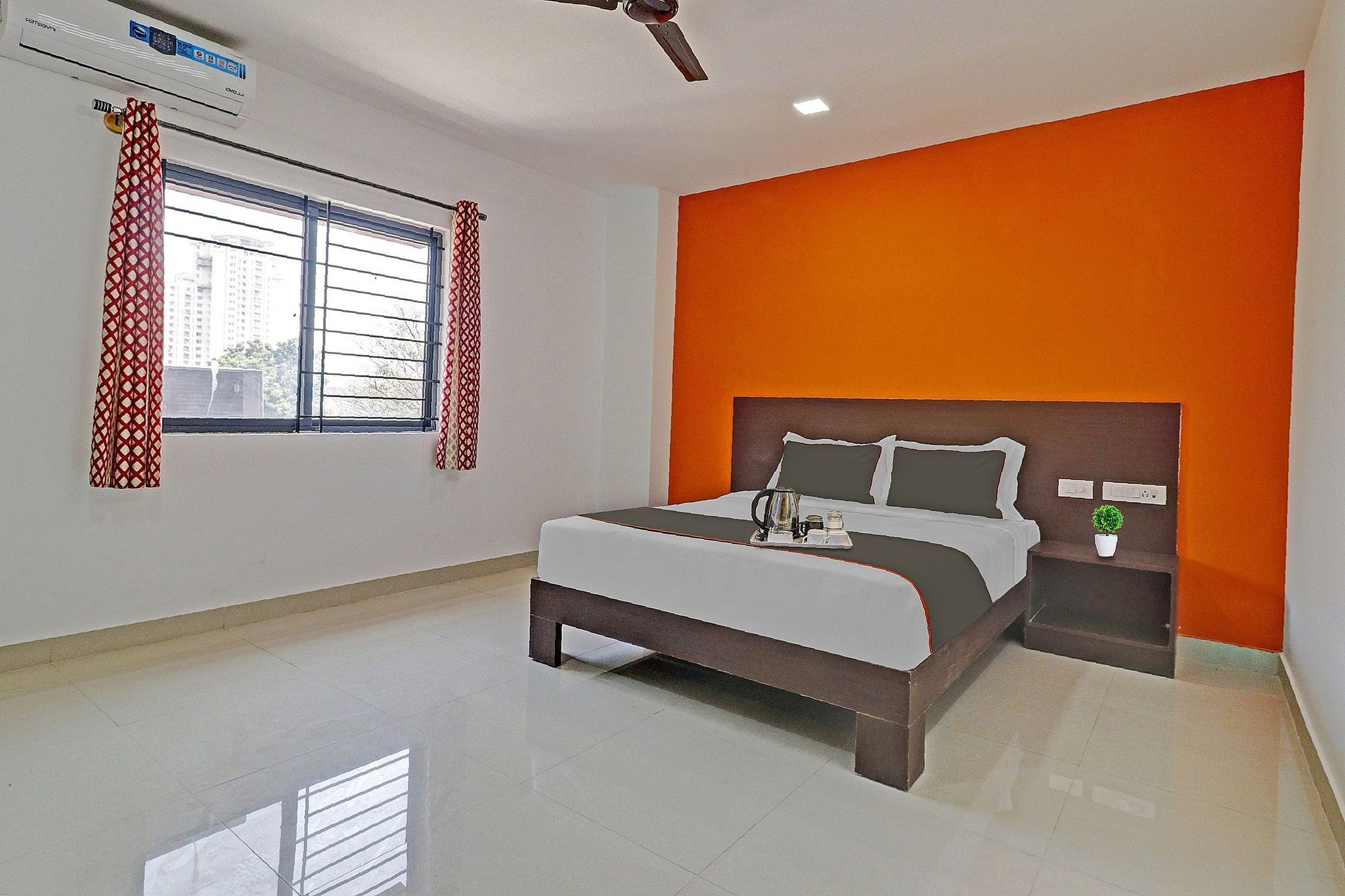 undefined OYO 88025 Blooms Luxury 10