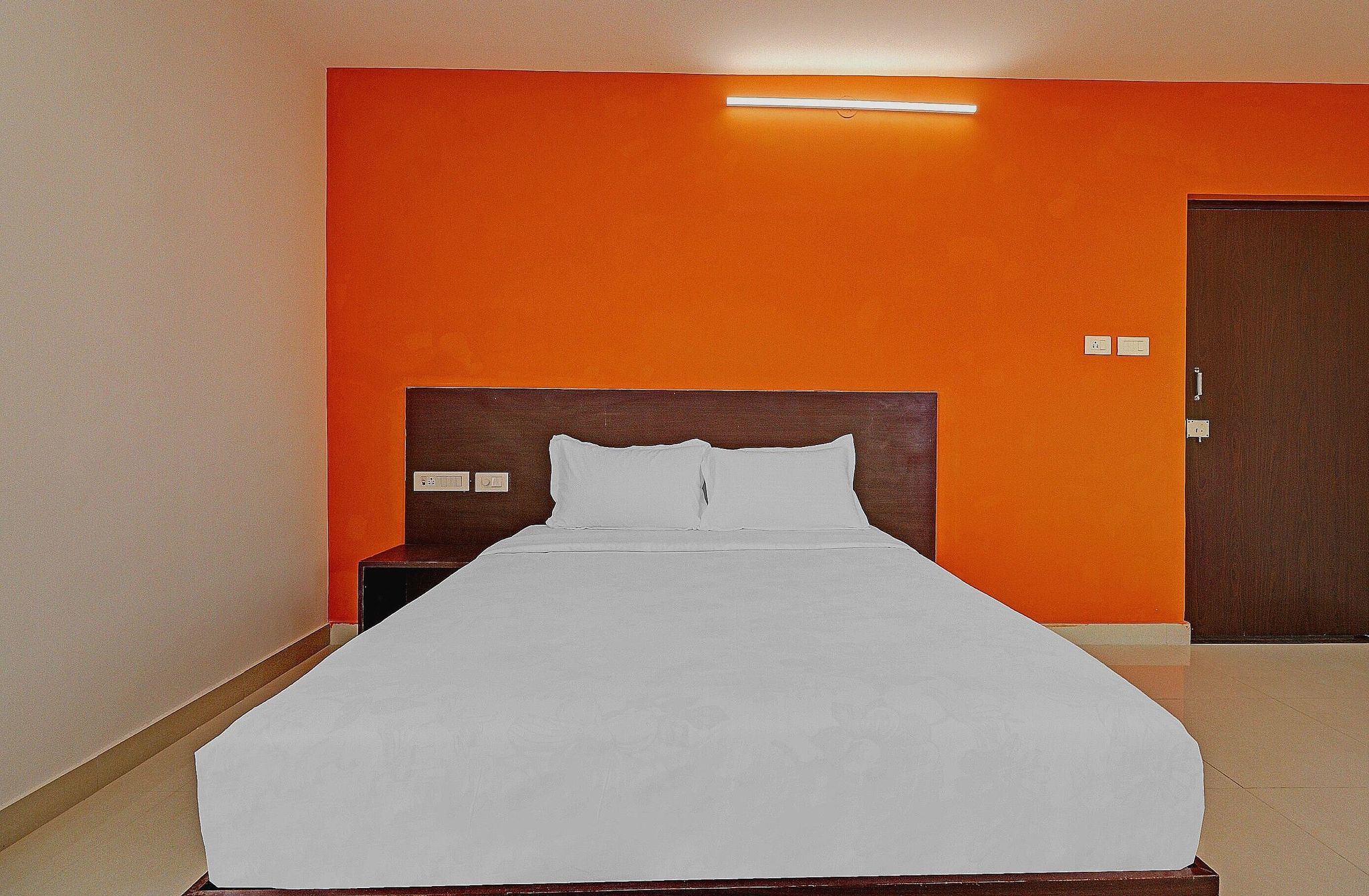 OYO 88025 Blooms Luxury Suite 4