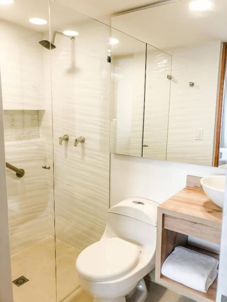 Aparta Hotel Portal del Rodeo Deluxe Apartment, 1 Queen Bed with Sofa bed, Non Smoking, Kitchen 3