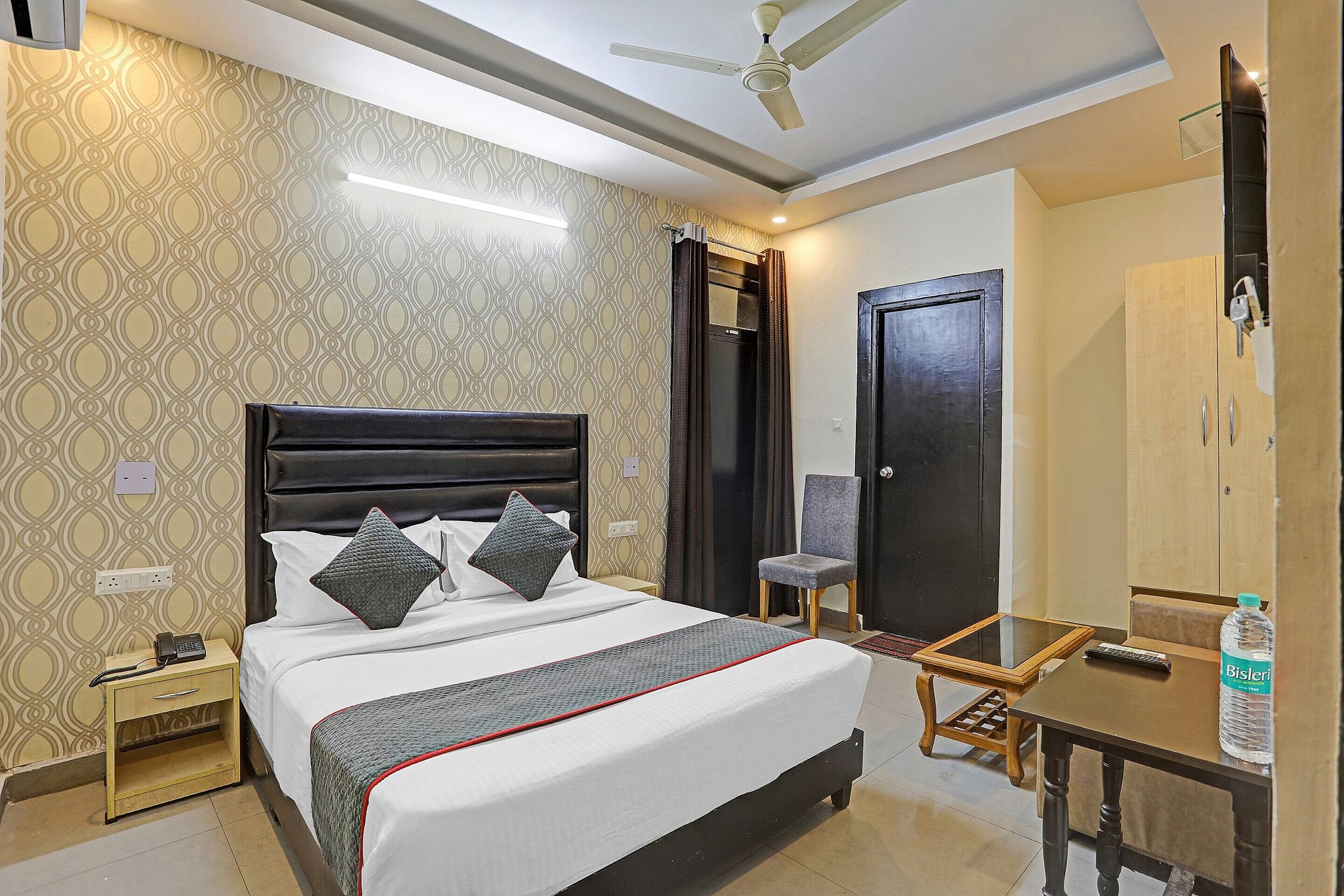 undefined TOWNHOUSE THE HOTEL DIAMOND VASUNDHARA 10