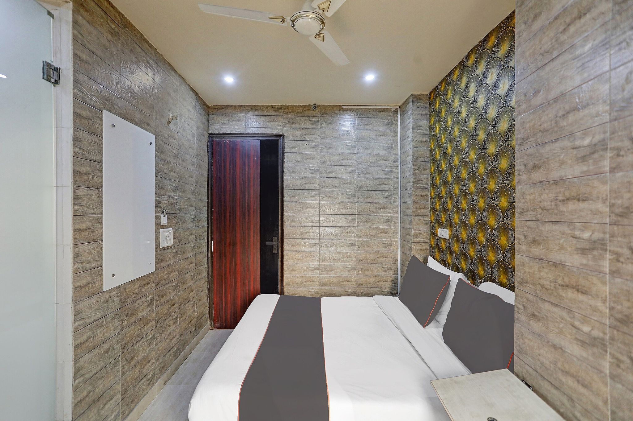 Collection O Model Town Metro View Classic Room 15