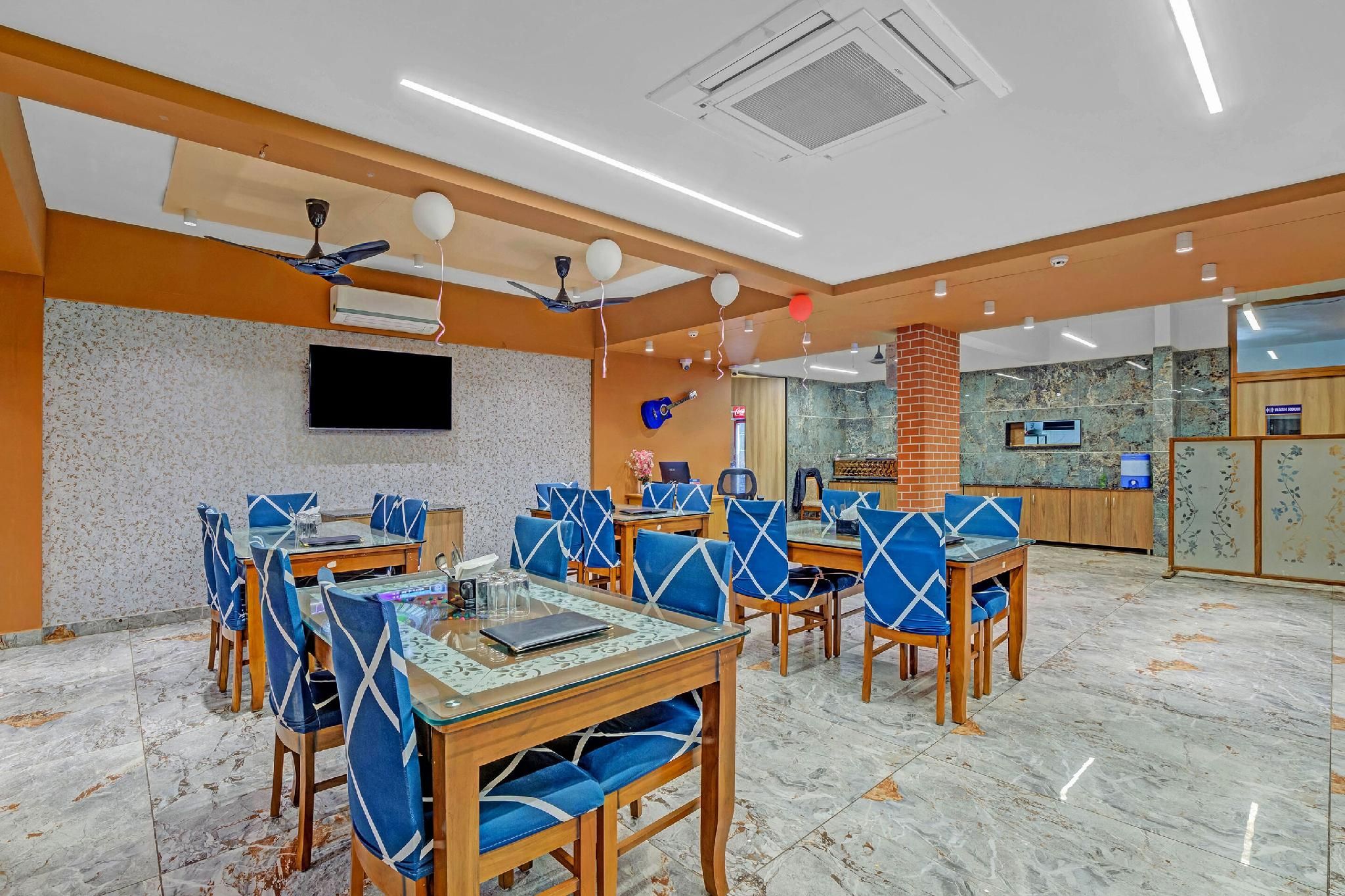Food & Dining