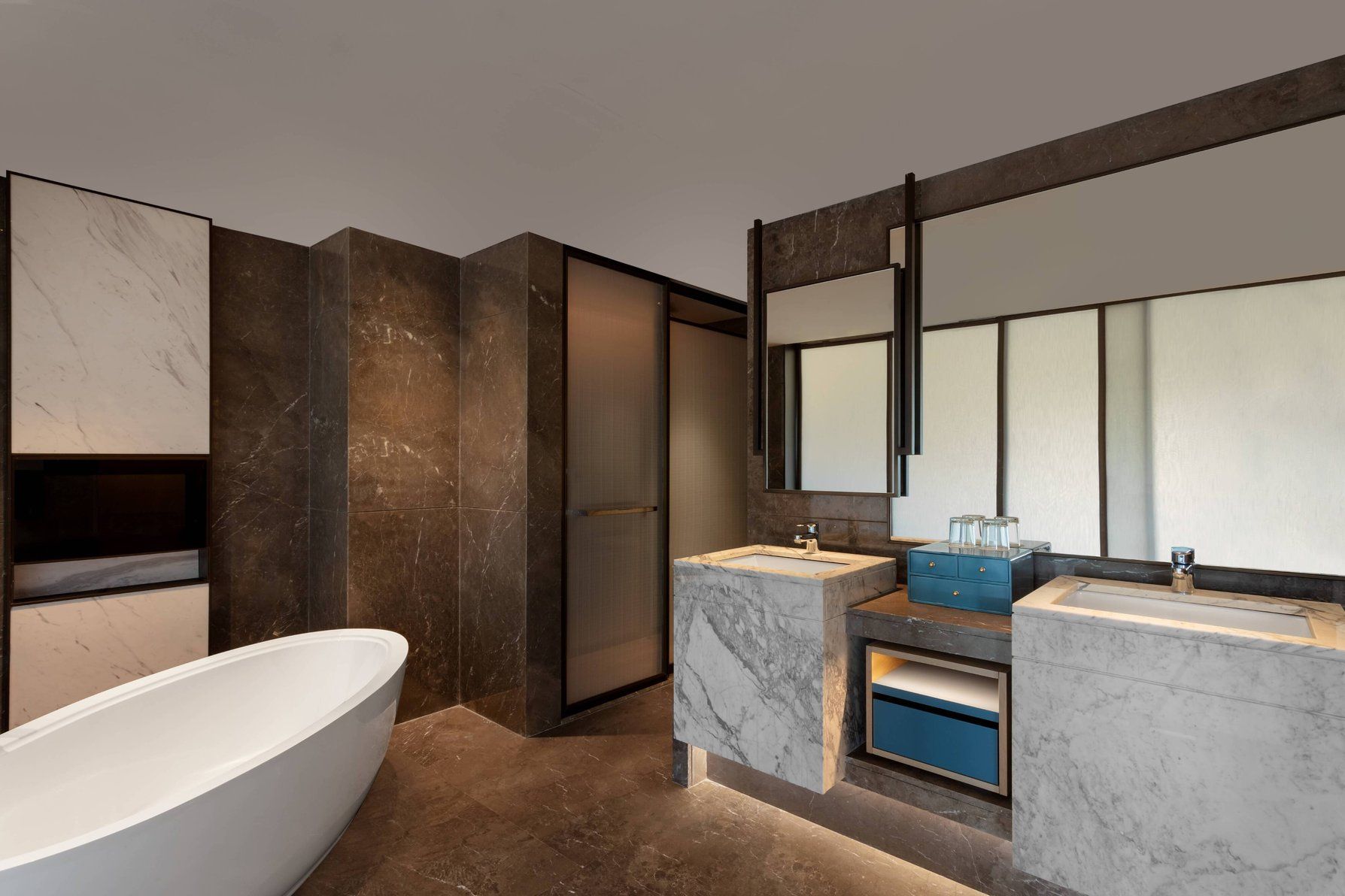 Marriott Suite - Bathroom - Tub