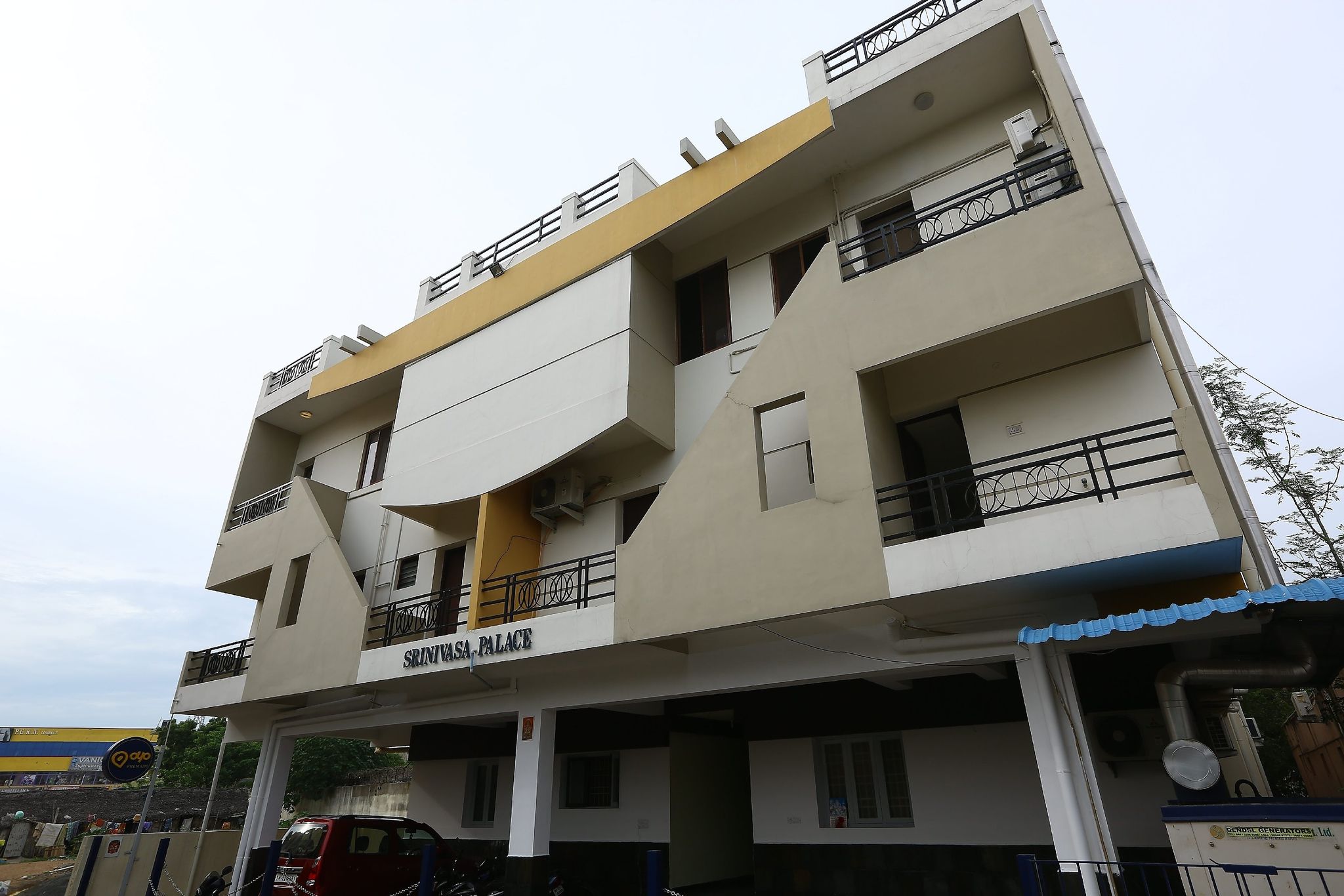 undefined Capital O J Service Appartment