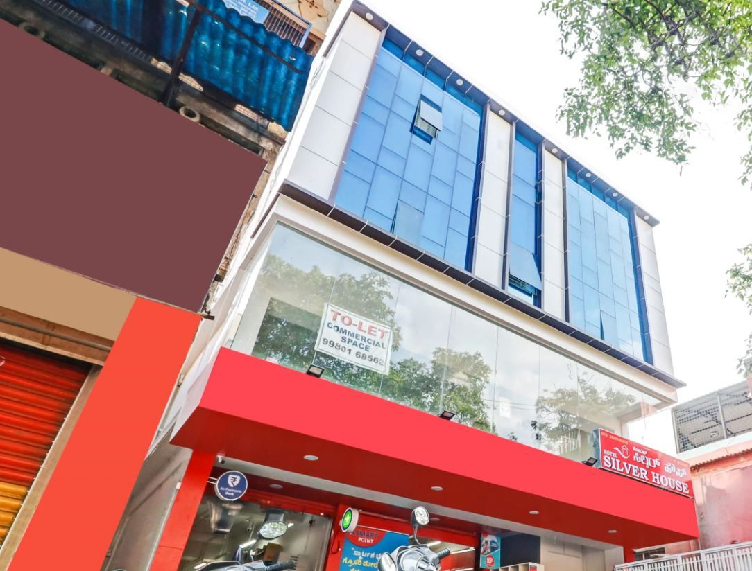 Hotel O Silver House Near Mantri Square Mall