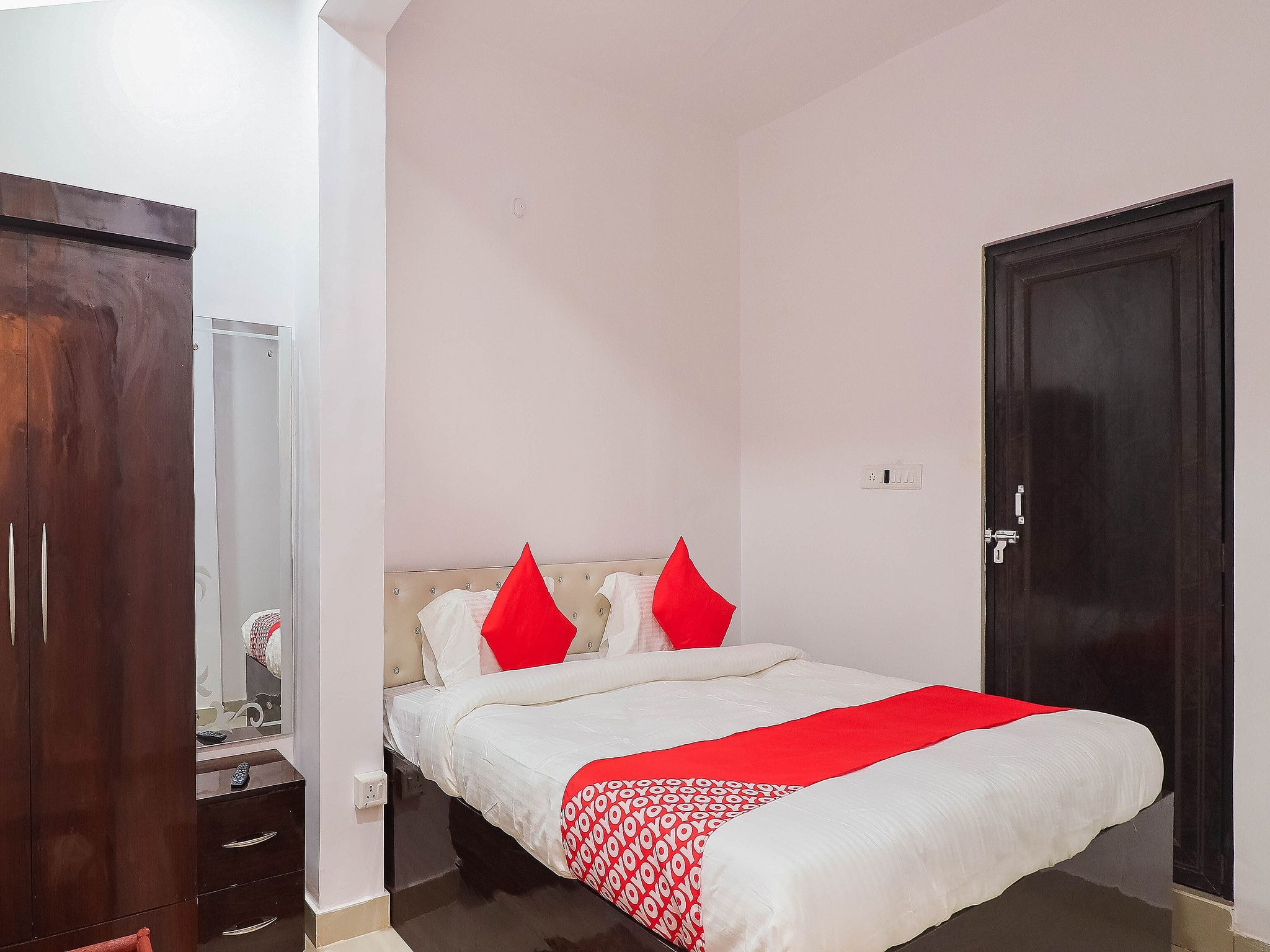 Hotel O M. S. Grand Classic Room 5