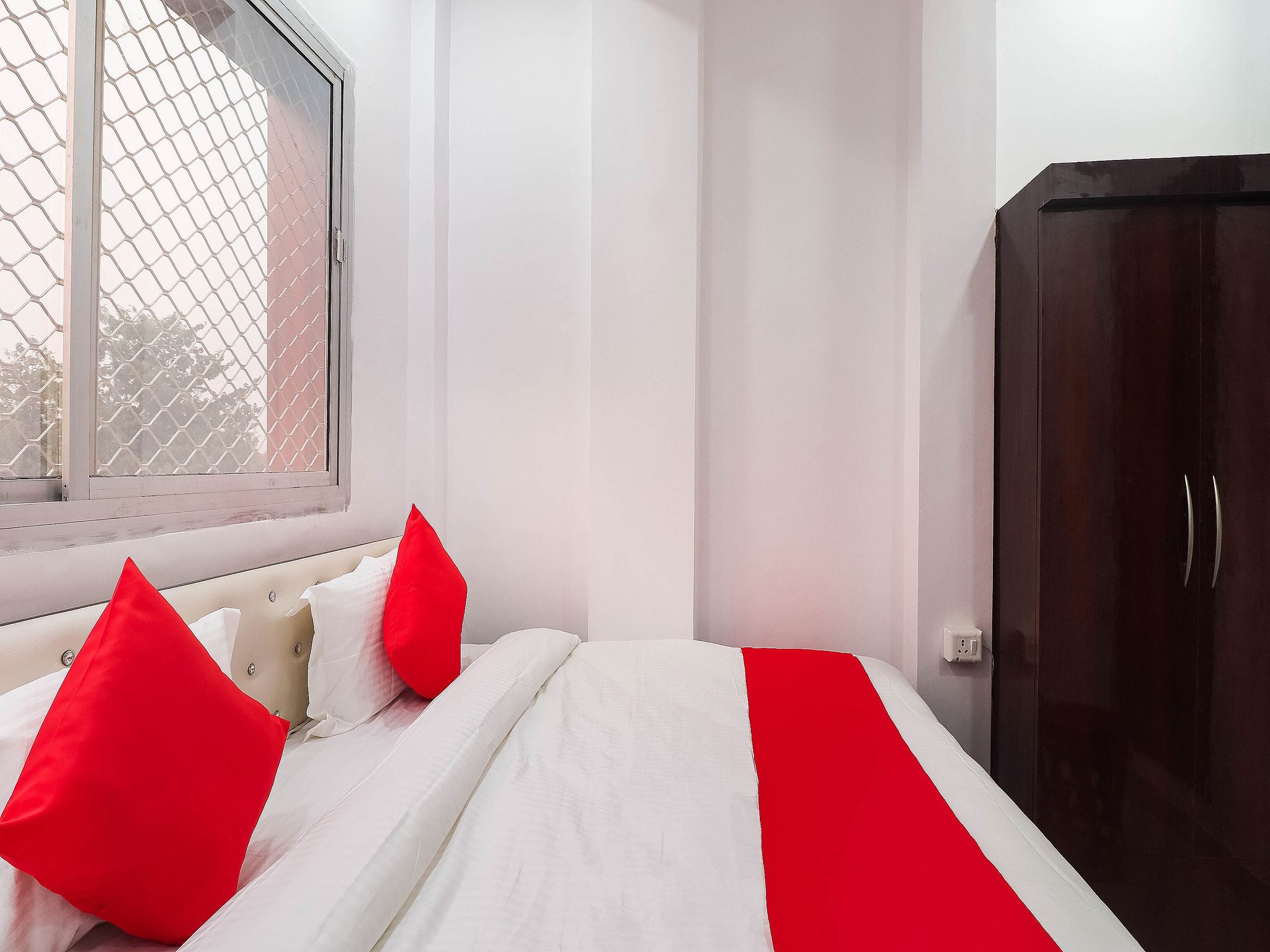 Hotel O M. S. Grand Classic Room 12