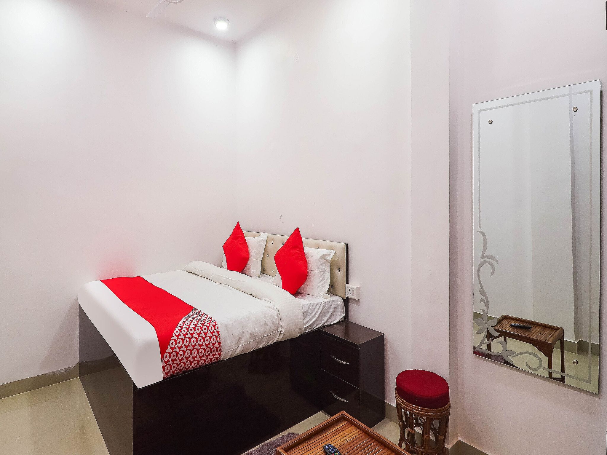 Hotel O M. S. Grand Classic Room 6