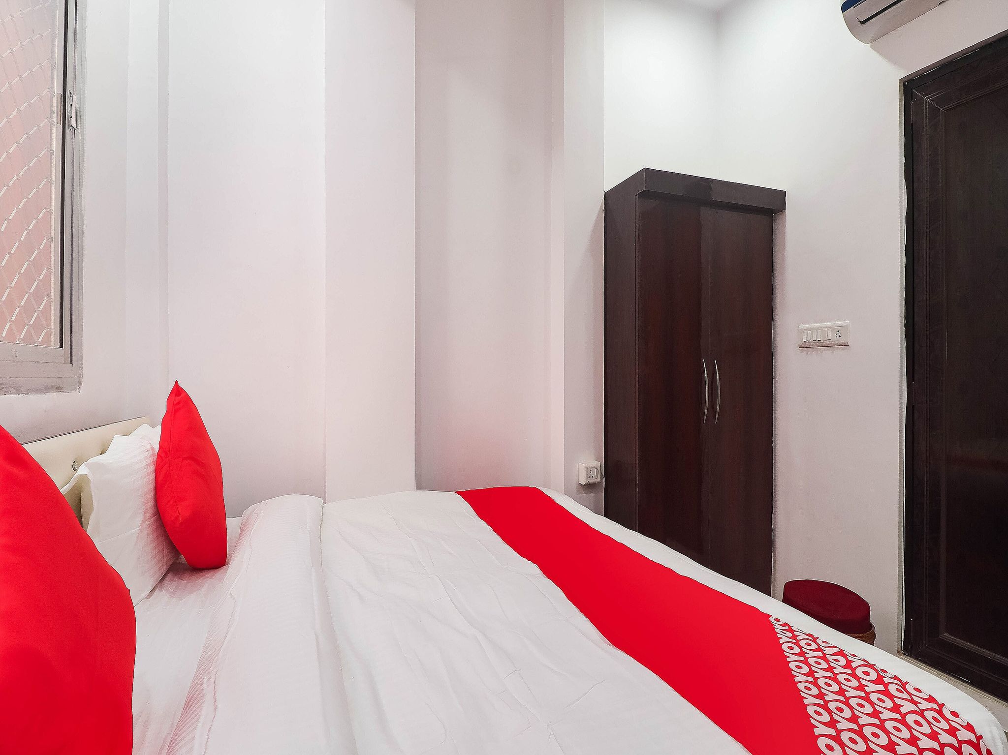 Hotel O M. S. Grand Classic Room 17