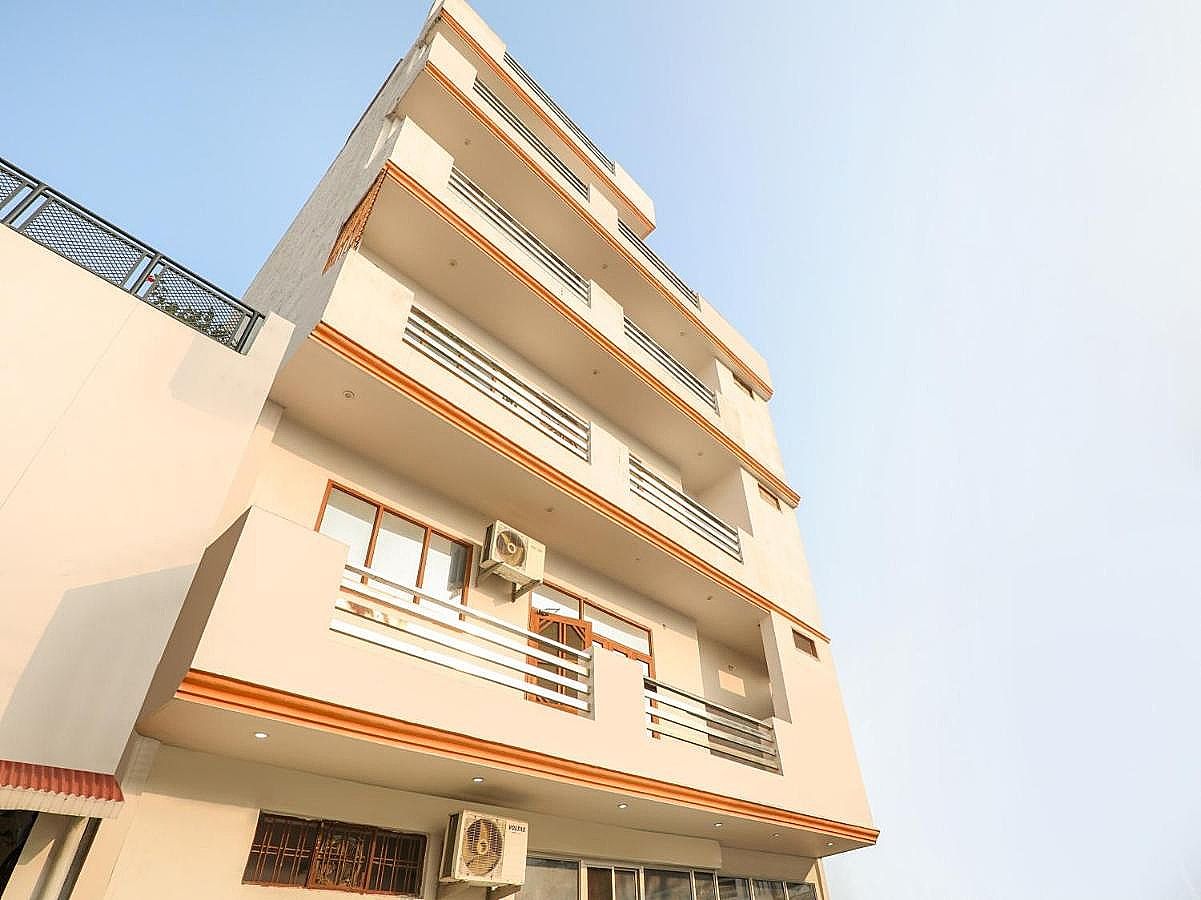 undefined OYO 76256 Trimurti Palace 4