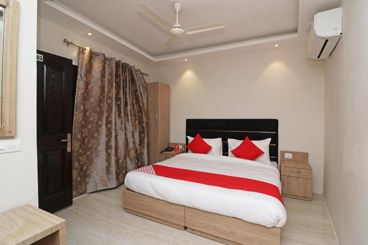 undefined OYO 76256 Trimurti Palace 10