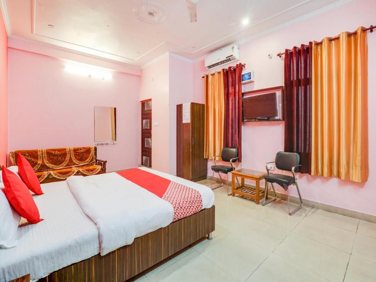 undefined OYO 76256 Trimurti Palace 8