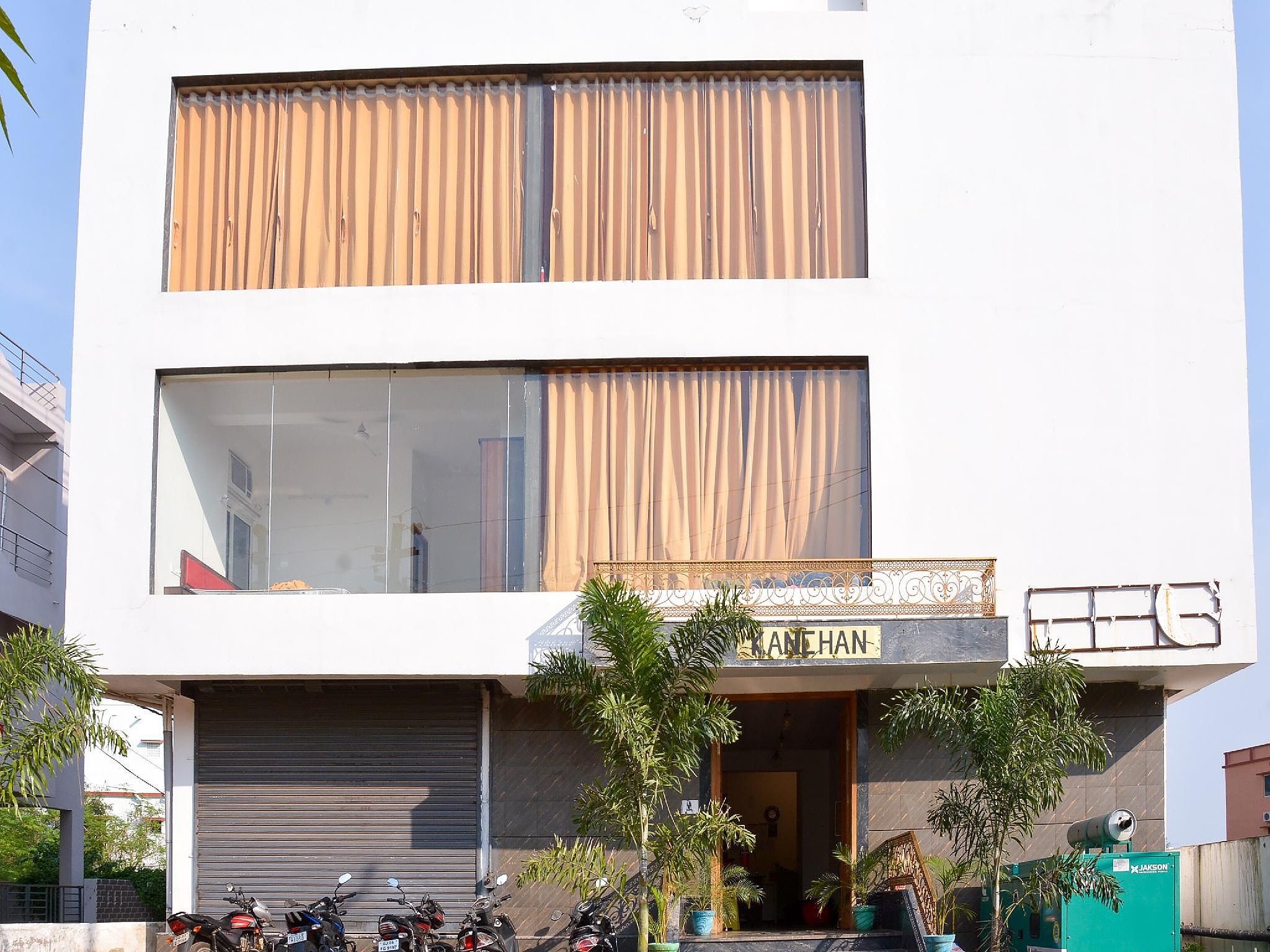 Hotel Exterior